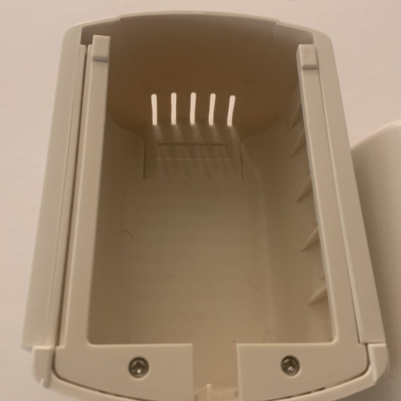 Safety first outlet & power strip cover 5 outlet covers & 1 power strip cover - Picture 4 of 8